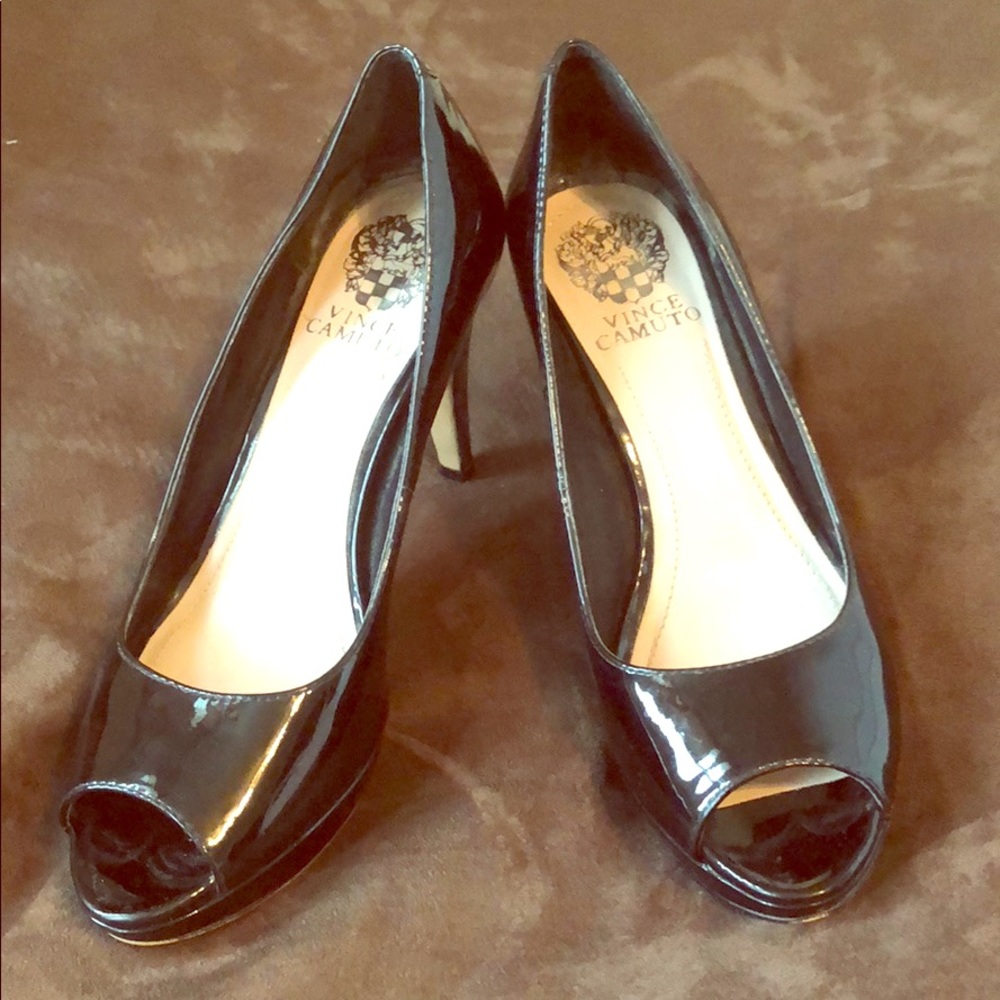 Peep toe, patent leather Vince Camuto